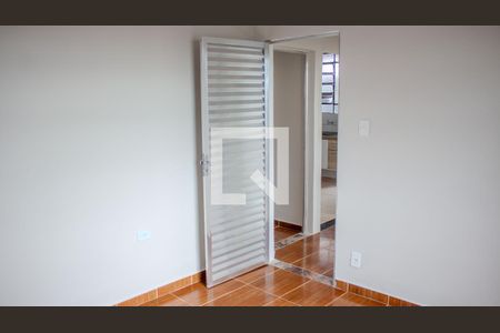 Quarto 1 de casa para alugar com 2 quartos, 58m² em Centro Alto, Ribeirão Pires