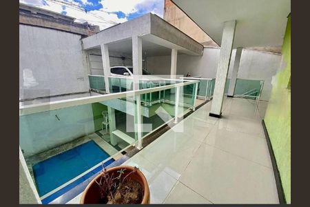 Casa à venda com 3 quartos, 200m² em Morro do Confisco, Contagem