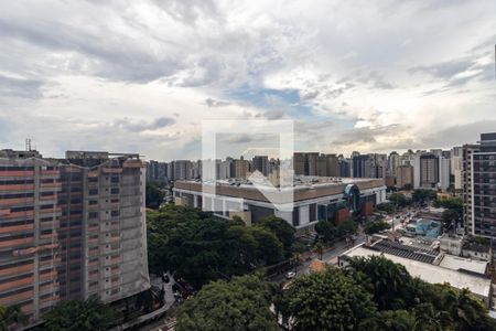 Varanda de kitnet/studio para alugar com 1 quarto, 21m² em Indianópolis, São Paulo