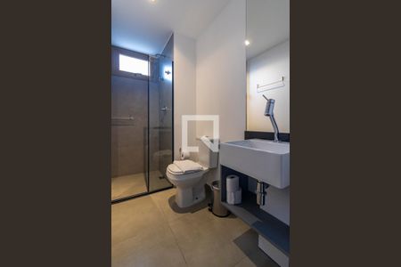 Banheiro de kitnet/studio para alugar com 1 quarto, 21m² em Indianópolis, São Paulo