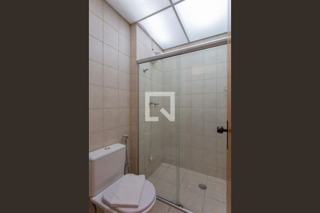 Banheiro de apartamento à venda com 1 quarto, 40m² em Savassi, Belo Horizonte