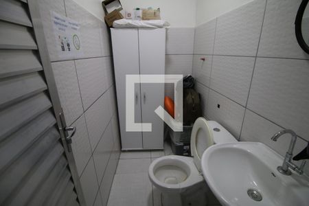 Banheiro de kitnet/studio à venda com 2 quartos, 248m² em Cordovil, Rio de Janeiro