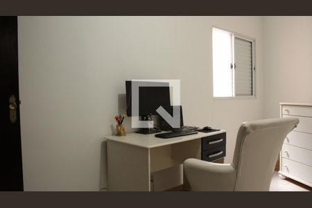 Casa de condomínio à venda com 160m², 3 quartos e 3 vagasSuíte 2