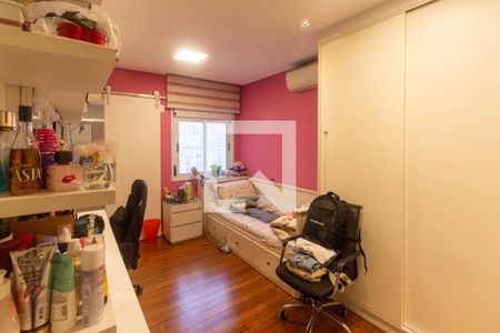 Apartamento à venda com 348m², 4 quartos e 4 vagas Apartamento à venda com 348m², 4 quartos e 4 vagasQuarto 2