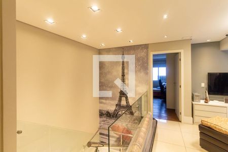 Apartamento à venda com 348m², 4 quartos e 4 vagas Apartamento à venda com 348m², 4 quartos e 4 vagasEscada