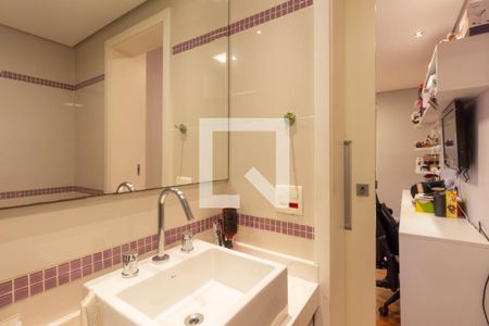 Apartamento à venda com 348m², 4 quartos e 4 vagas Apartamento à venda com 348m², 4 quartos e 4 vagasBanheiro do quarto 2