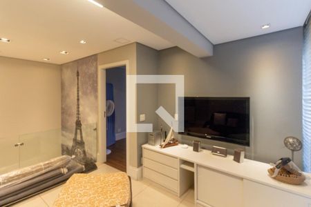 Apartamento à venda com 348m², 4 quartos e 4 vagas Apartamento à venda com 348m², 4 quartos e 4 vagasSala de TV