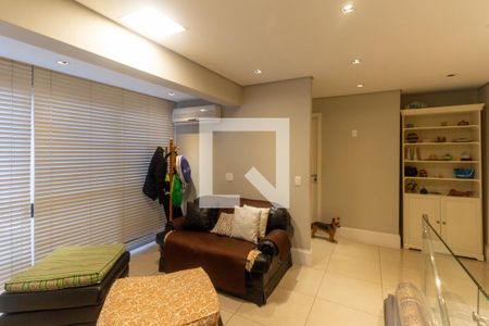 Apartamento à venda com 348m², 4 quartos e 4 vagas Apartamento à venda com 348m², 4 quartos e 4 vagasSala de TV