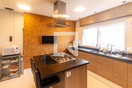 Apartamento à venda com 348m², 4 quartos e 4 vagas Apartamento à venda com 348m², 4 quartos e 4 vagasCozinha