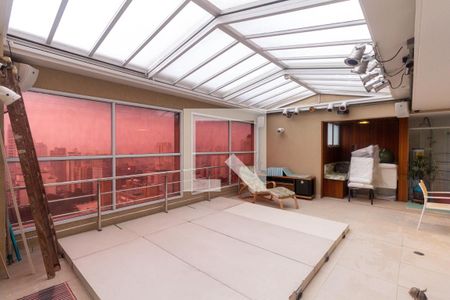 Apartamento à venda com 348m², 4 quartos e 4 vagas Apartamento à venda com 348m², 4 quartos e 4 vagasQuintal e spa