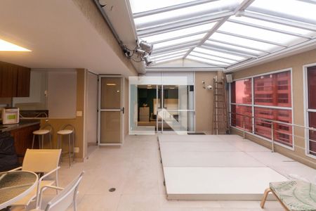 Apartamento à venda com 348m², 4 quartos e 4 vagas Apartamento à venda com 348m², 4 quartos e 4 vagasQuintal e spa