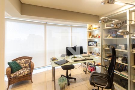 Apartamento à venda com 348m², 4 quartos e 4 vagas Apartamento à venda com 348m², 4 quartos e 4 vagasEscritório