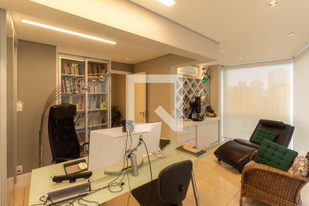 Apartamento à venda com 348m², 4 quartos e 4 vagas Apartamento à venda com 348m², 4 quartos e 4 vagasEscritório