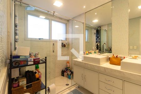 Apartamento à venda com 348m², 4 quartos e 4 vagas Apartamento à venda com 348m², 4 quartos e 4 vagasBanheiro do quarto 1