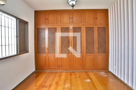 Casa à venda com 293m², 4 quartos e 2 vagasQuarto 1