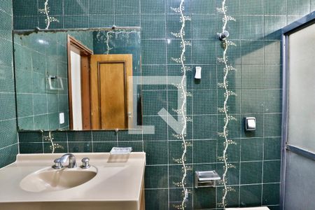 Casa à venda com 293m², 4 quartos e 2 vagasBanheiro do Quarto 1