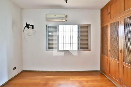 Casa à venda com 293m², 4 quartos e 2 vagasQuarto 1