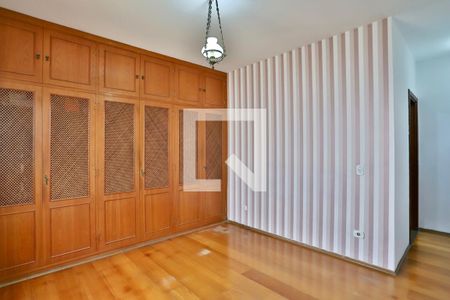 Casa à venda com 293m², 4 quartos e 2 vagasQuarto 1