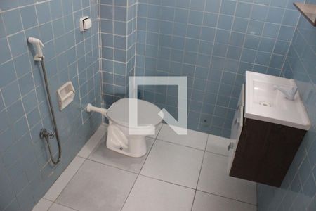 Banheiro de apartamento para alugar com 1 quarto, 40m² em Centro, São Vicente