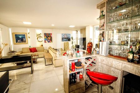 Sala de casa à venda com 3 quartos, 296m² em Santa Lúcia, Belo Horizonte