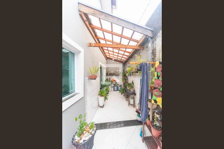 Casa à venda com 200m², 3 quartos e 3 vagas Casa à venda com 200m², 3 quartos e 3 vagasQuintal lateral