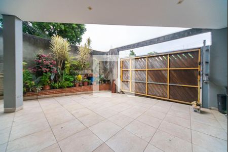 Casa à venda com 200m², 3 quartos e 3 vagas Casa à venda com 200m², 3 quartos e 3 vagasGaragem