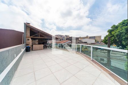 Casa à venda com 200m², 3 quartos e 3 vagas Casa à venda com 200m², 3 quartos e 3 vagasCobertura e Área Gourmet