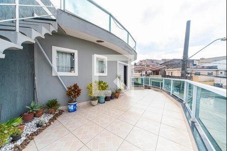 Casa à venda com 200m², 3 quartos e 3 vagas Casa à venda com 200m², 3 quartos e 3 vagasVaranda da Suíte/Quarto 1