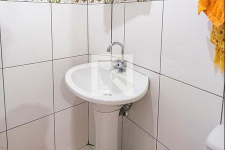 Casa à venda com 200m², 3 quartos e 3 vagas Casa à venda com 200m², 3 quartos e 3 vagasBanheiro do térreo