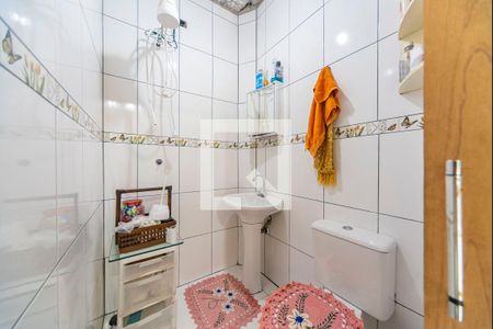 Casa à venda com 200m², 3 quartos e 3 vagas Casa à venda com 200m², 3 quartos e 3 vagasBanheiro do térreo