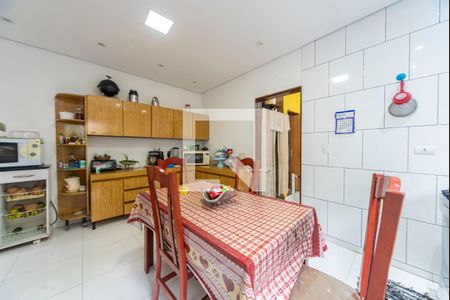 Casa à venda com 200m², 3 quartos e 3 vagas Casa à venda com 200m², 3 quartos e 3 vagasCozinha