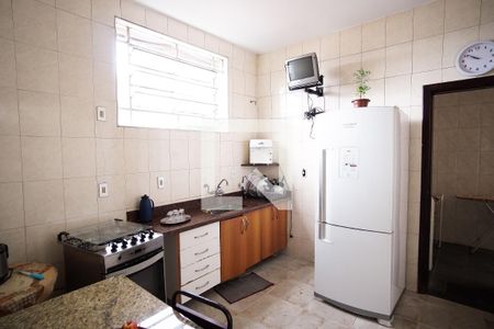 Apartamento à venda com 360m², 7 quartos e 3 vagas Apartamento à venda com 360m², 7 quartos e 3 vagasCozinha casa 1