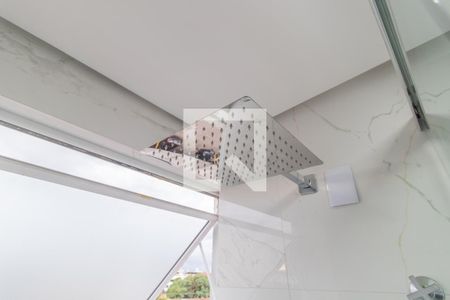 Banheiro de apartamento para alugar com 1 quarto, 44m² em Santana, Porto Alegre