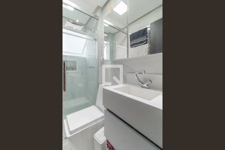 Banheiro de apartamento para alugar com 1 quarto, 44m² em Santana, Porto Alegre