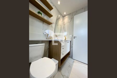 Apartamento à venda com 68m², 2 quartos e 1 vaga Apartamento à venda com 68m², 2 quartos e 1 vagaBanheiro