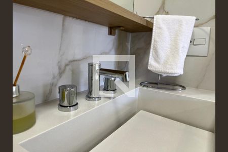 Apartamento à venda com 68m², 2 quartos e 1 vaga Apartamento à venda com 68m², 2 quartos e 1 vagaBanheiro