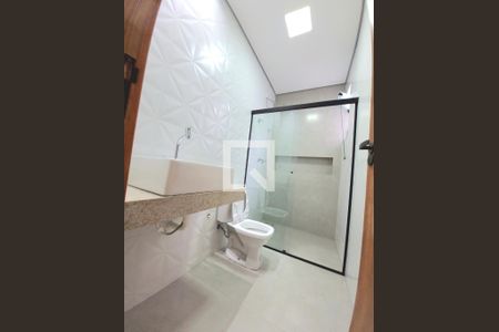 Banheiro social de casa à venda com 3 quartos, 120m² em Jardim Imperial, Lagoa Santa