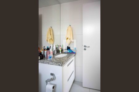 Apartamento à venda com 81m², 3 quartos e 1 vagaBanheiro da Suíte