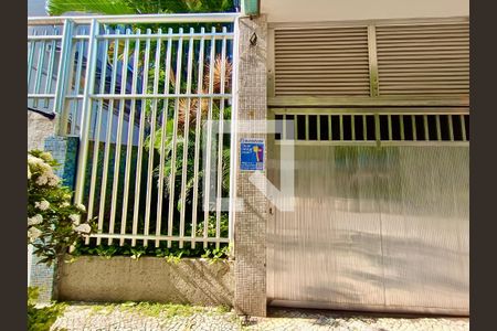 Apartamento para alugar com 70m², 2 quartos e 1 vaga Apartamento para alugar com 70m², 2 quartos e 1 vagaFachada com cartaz QA.