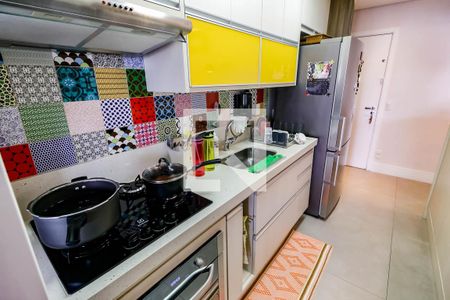 Apartamento à venda com 96m², 3 quartos e 2 vagasCozinha - Armários