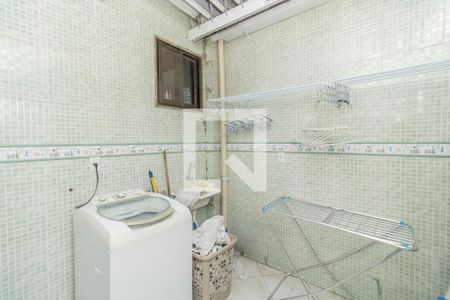 Casa à venda com 240m², 3 quartos e 2 vagas Casa à venda com 240m², 3 quartos e 2 vagasÁrea de Serviço