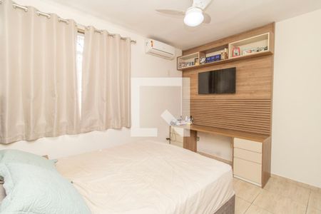 Casa à venda com 240m², 3 quartos e 2 vagas Casa à venda com 240m², 3 quartos e 2 vagasSuíte