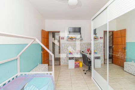 Casa à venda com 240m², 3 quartos e 2 vagas Casa à venda com 240m², 3 quartos e 2 vagasQuarto 2