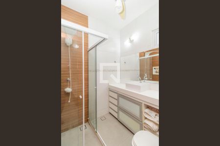 Casa à venda com 240m², 3 quartos e 2 vagas Casa à venda com 240m², 3 quartos e 2 vagasBanheiro da Suíte