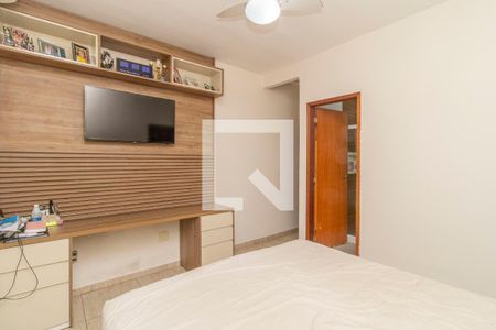 Casa à venda com 240m², 3 quartos e 2 vagas Casa à venda com 240m², 3 quartos e 2 vagasSuíte