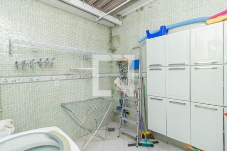 Casa à venda com 240m², 3 quartos e 2 vagas Casa à venda com 240m², 3 quartos e 2 vagasÁrea de Serviço