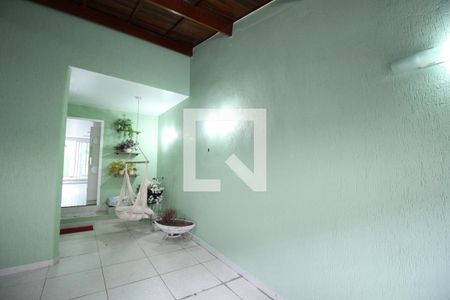 Garagem de casa à venda com 4 quartos, 350m² em Vila Cláudia, São Paulo