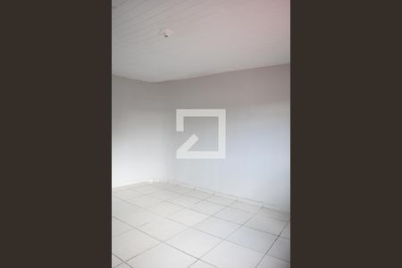 Quarto 1 de casa para alugar com 2 quartos, 75m² em Pinheirinho, Curitiba