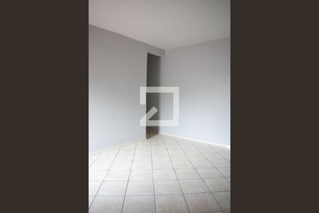 Sala de casa para alugar com 2 quartos, 75m² em Pinheirinho, Curitiba