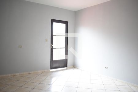Sala de casa para alugar com 2 quartos, 75m² em Pinheirinho, Curitiba